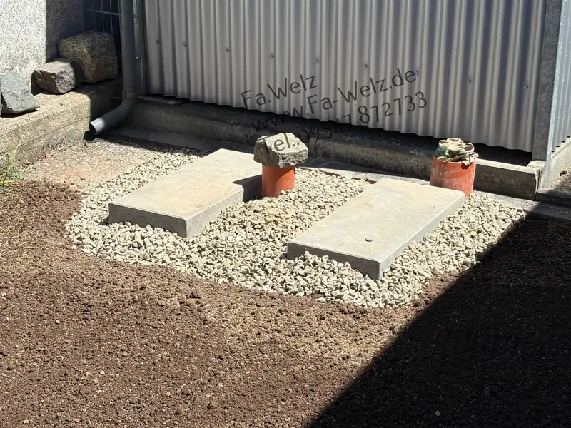 Fertiges Fundament für die Wärmepumpen-Außeneinheit